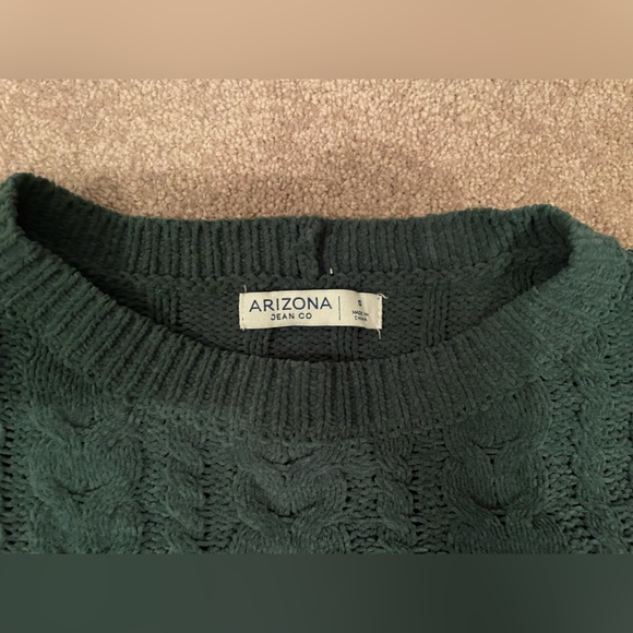 Size small crop top sweater - Picture 2 of 2